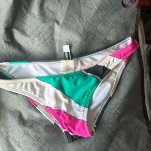 Roxy bottom